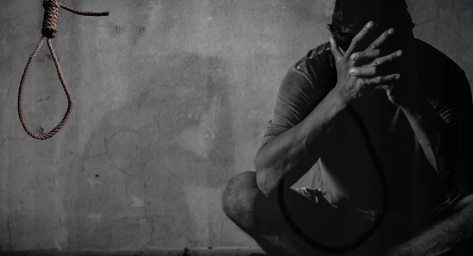 Police are investigating ten suspected suicide cases reported across the country over the past weekend, with most victims being male.