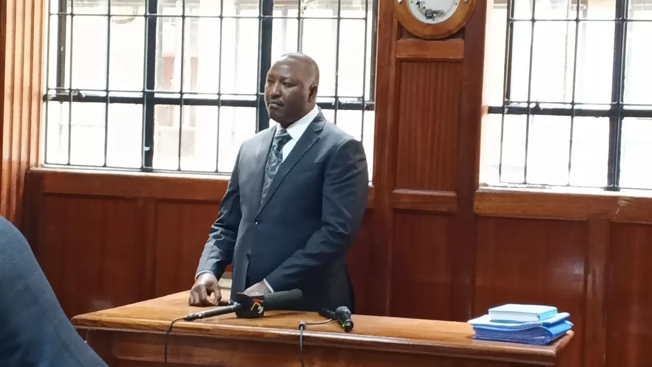 𝘍𝘰𝘳𝘮𝘦𝘳 𝘒𝘢𝘮𝘶𝘬𝘶𝘯𝘫𝘪 𝘖𝘊𝘚 𝘊𝘩𝘪𝘦𝘧 𝘐𝘯𝘴𝘱𝘦𝘤𝘵𝘰𝘳 𝘙𝘰𝘣𝘦𝘳𝘵 𝘔𝘶𝘨𝘰