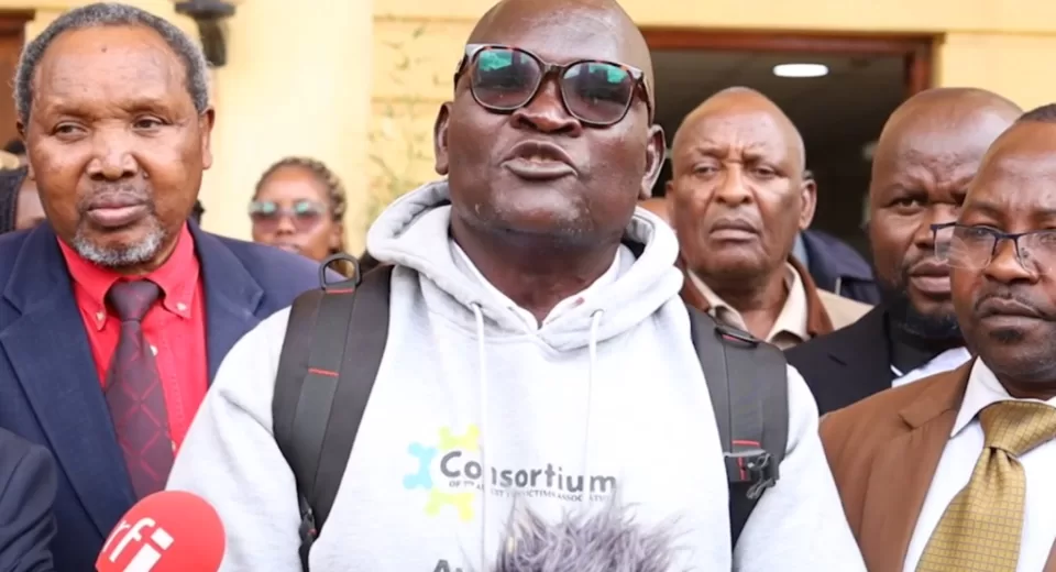 Photo of 1998 Nairobi US Embassy Bombing Victims outside Milimani Law Courts